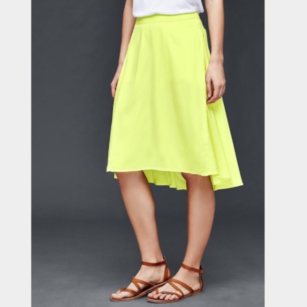 NWOT Gap Neon Yellow Skirt